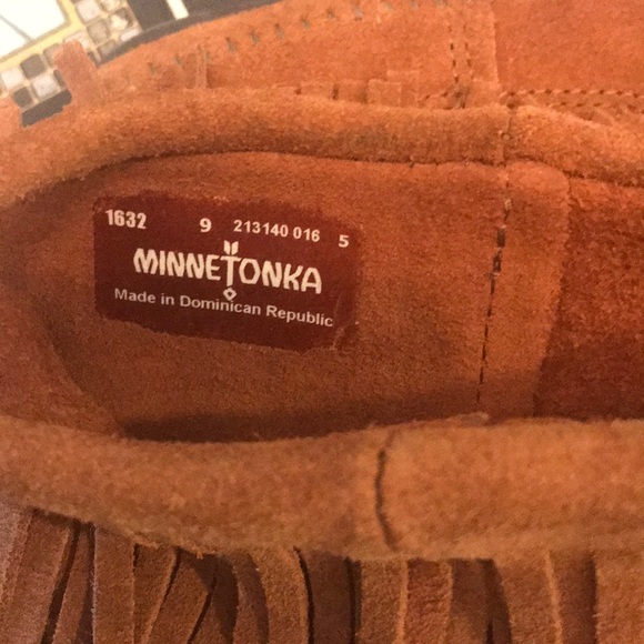 Minnetonka fringe boot - Picture 6 of 7